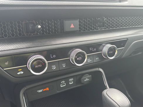 Used 2025 Honda CR-V EX image 8