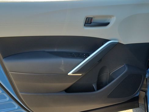 Used 2026 Toyota Corolla Cross LE FWD image 13