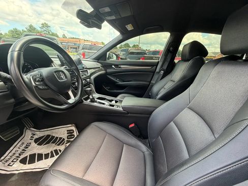 Used 2020 Honda Accord Sport image 14