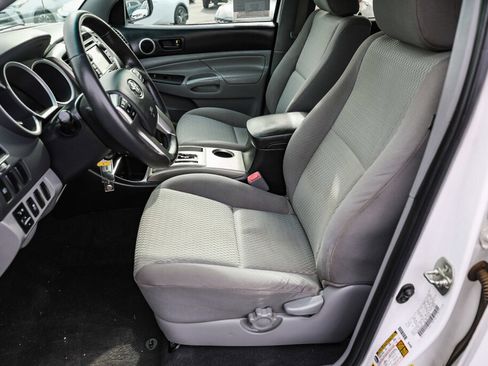 Used 2013 Toyota Tacoma PreRunner image 8