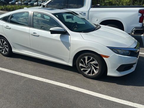 Used 2017 Honda Civic EX image 8