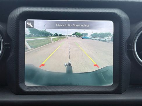 Used 2020 Jeep Gladiator Overland AWD/4WD image 11