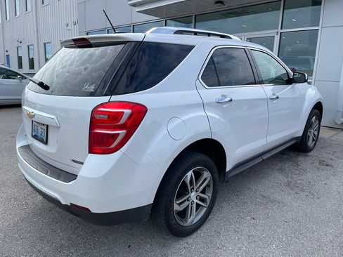 Used 2017 Chevrolet Equinox Premier w/ Enhanced Convenience Package FWD image 3