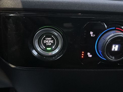 Used 2023 Chevrolet Silverado 1500 LT image 35