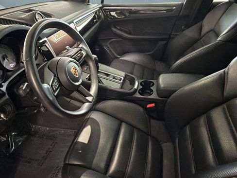 Used 2023 Porsche Macan S AWD/4WD image 5