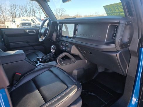 Used 2025 Ford Bronco Badlands AWD/4WD image 41