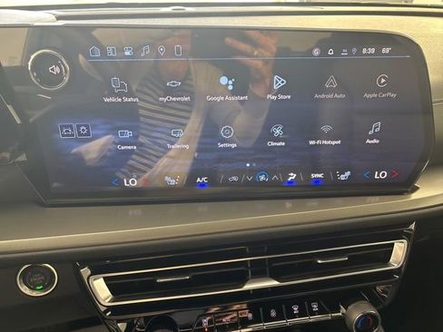 New 2026 Chevrolet Traverse LT w/ Sun and Wheel Package AWD/4WD image 19