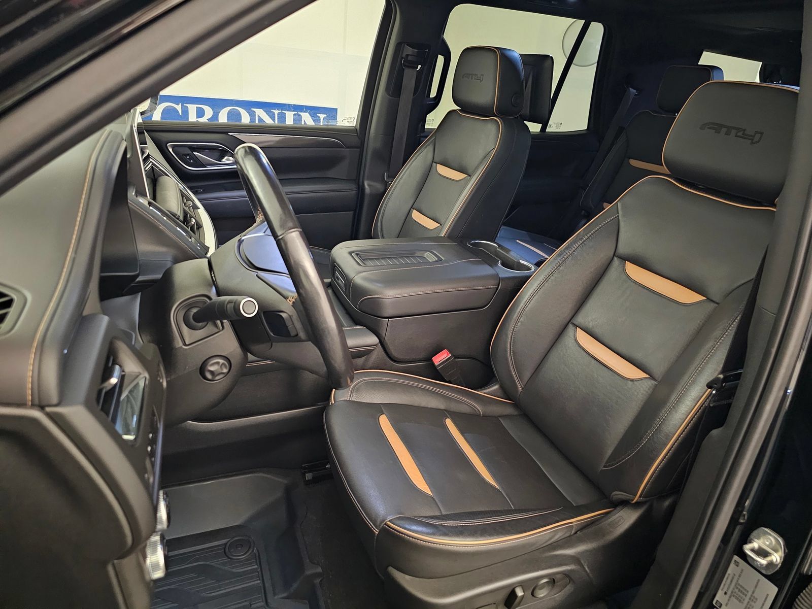 Used 2021 GMC Yukon AT4 w/ Rear Media and Nav Package AWD/4WD image 5