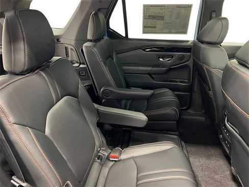 New 2025 Honda Pilot TrailSport image 38