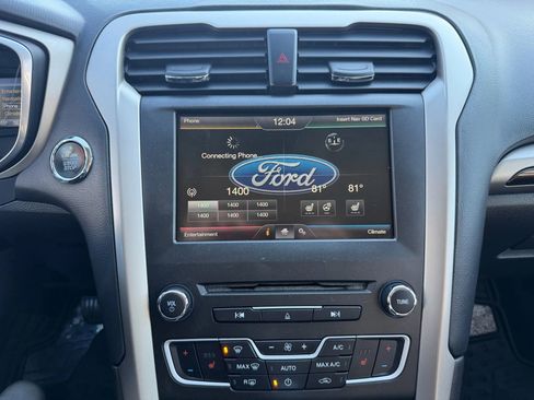 Used 2016 Ford Fusion SE w/ Equipment Group 202A image 16