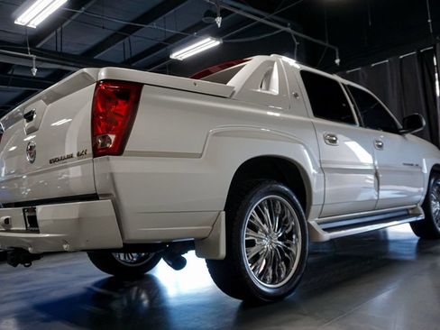 Used 2004 Cadillac Escalade EXT AWD/4WD image 6