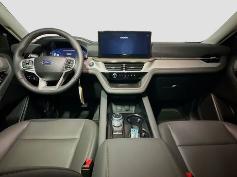 New 2026 Ford Explorer Active w/ Active Comfort Package AWD/4WD image 9