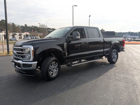 Certified 2024 Ford F250 Lariat w/ FX4 Off-Road Package image 4