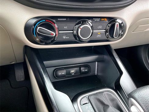 Used 2022 Kia Soul LX image 22