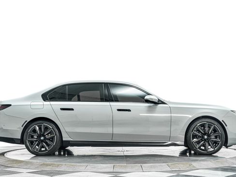 Used 2023 BMW 760i xDrive AWD/4WD image 47