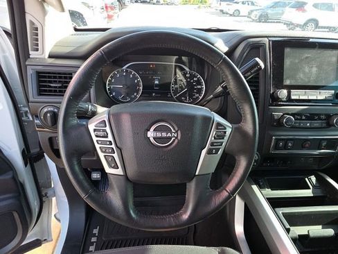Used 2024 Nissan Titan SV w/ SV Convenience Package AWD/4WD image 17