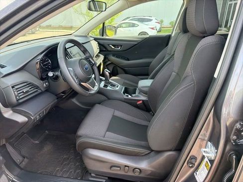 Used 2025 Subaru Outback Premium AWD/4WD image 22