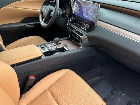 Certified 2024 Lexus RX 350 w/ Convenience Package image 18