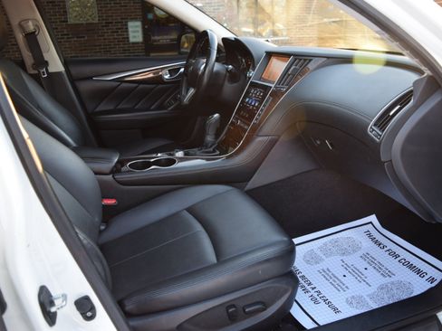 Used 2018 INFINITI Q50 Luxe w/ Essential Package (3.0T Luxe) image 29
