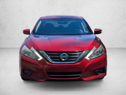 Used 2017 Nissan Altima 2.5 SL w/ 2.5 Technology Package FWD image 2