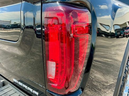 Used 2022 GMC Sierra 2500 Denali w/ Denali Ultimate Package AWD/4WD image 15