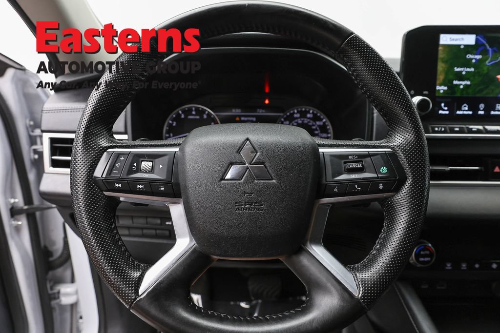 Used 2024 Mitsubishi Outlander SE AWD/4WD image 11