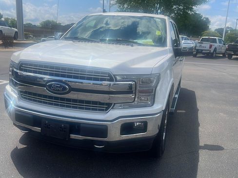 Used 2019 Ford F150 Lariat w/ Equipment Group 502A Luxury AWD/4WD image 14