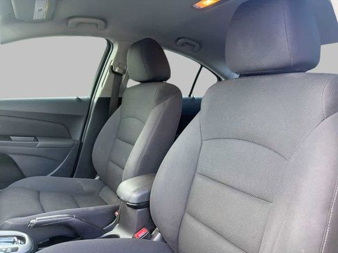Used 2014 Chevrolet Cruze LT image 19