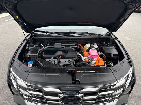 Used 2025 Hyundai Tucson Limited AWD/4WD image 19