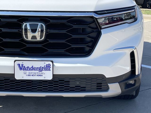 Used 2025 Honda Pilot Touring image 9