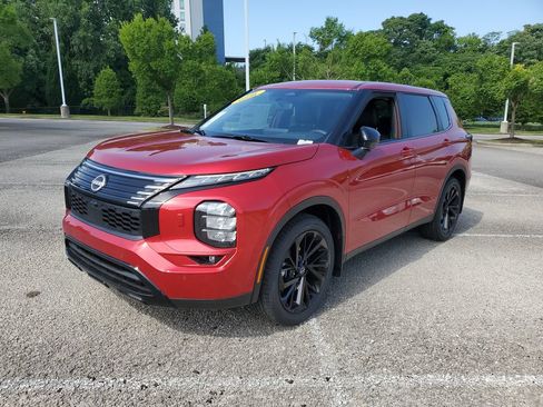 New 2026 Nissan Rogue SL AWD/4WD image 2