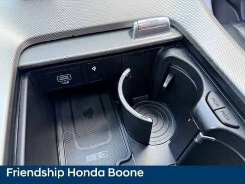 Used 2022 Hyundai Palisade Limited AWD/4WD image 32