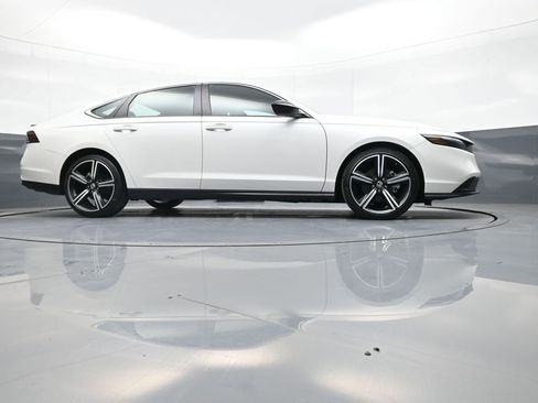 Certified 2023 Honda Accord Sport image 28