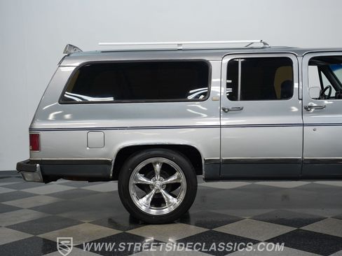 Used 1990 Chevrolet Suburban 2WD image 29