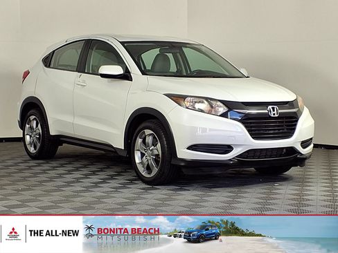 Used 2018 Honda HR-V LX image 1