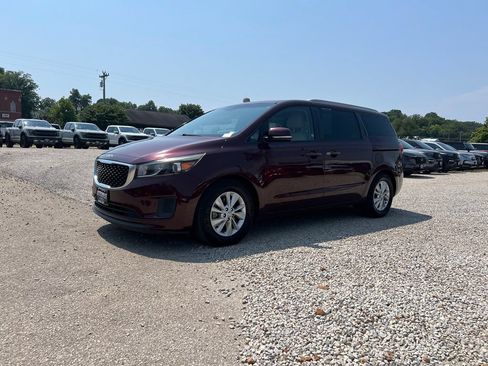 Used 2015 Kia Sedona LX w/ LX Convenience Package FWD image 4