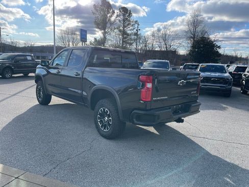 Used 2025 Chevrolet Silverado 1500 ZR2 w/ Technology Package image 6