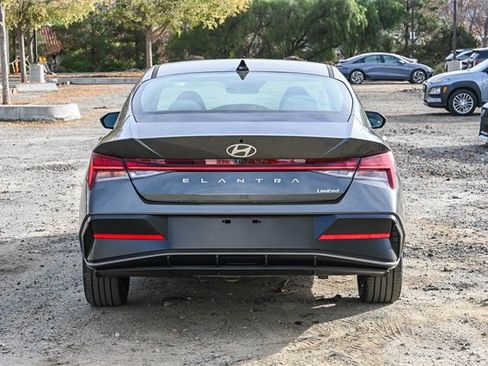 New 2026 Hyundai Elantra Limited image 9