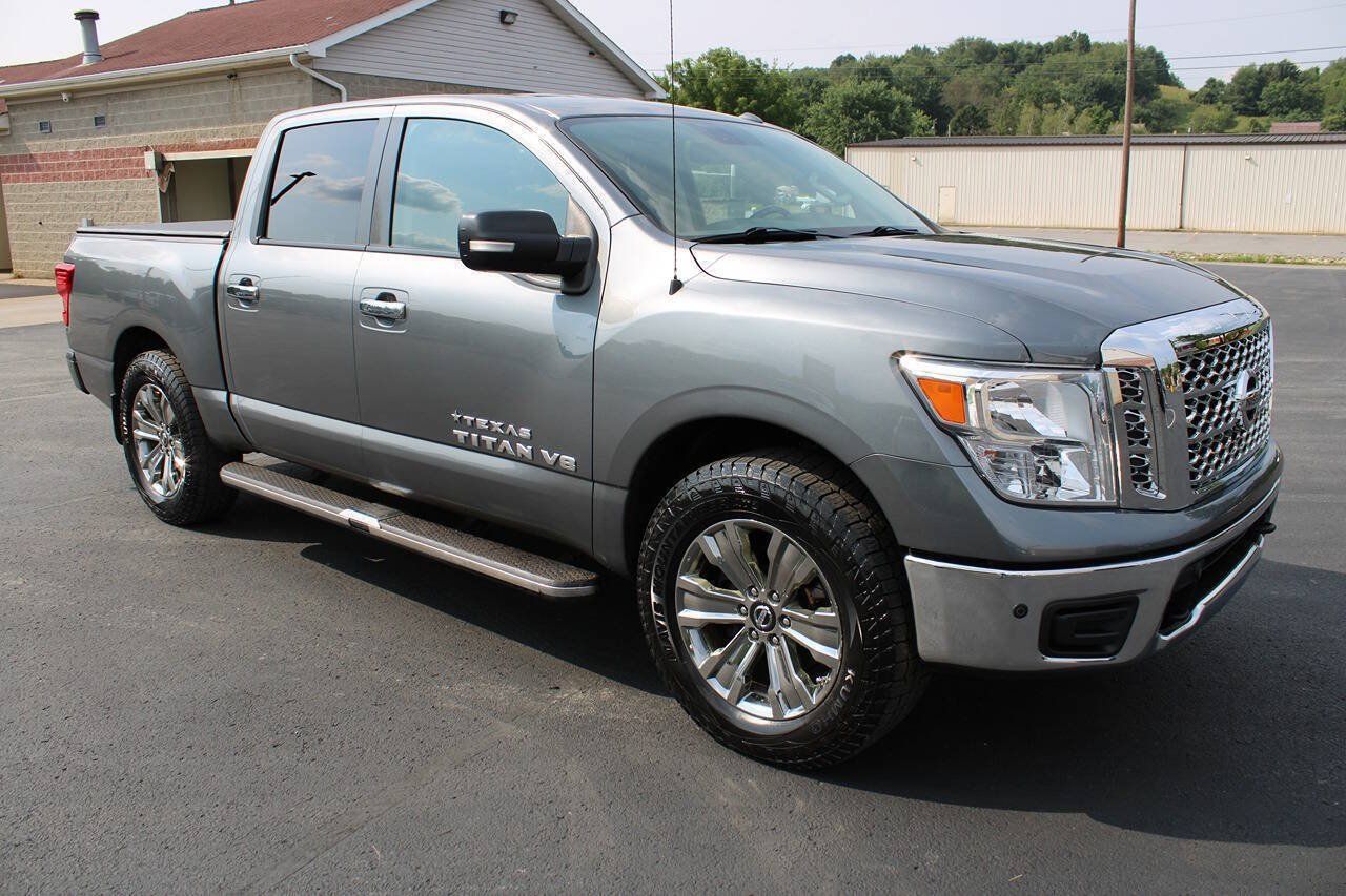 Used 2018 Nissan Titan SV w/ SV Convenience Package AWD/4WD image 8