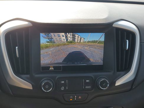 Used 2023 GMC Terrain SLT image 28