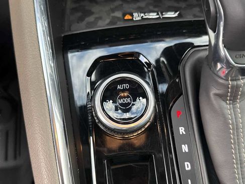 Used 2023 GMC Canyon Denali image 28