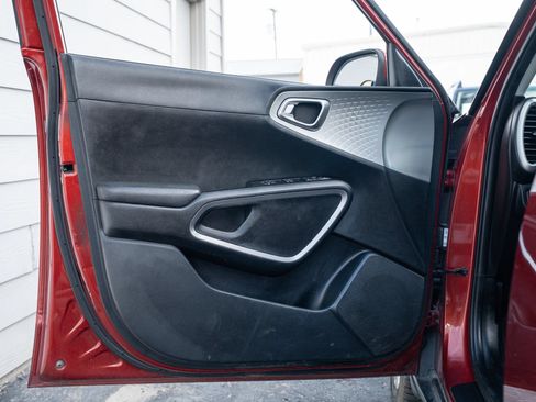 Used 2021 Kia Soul LX FWD image 23