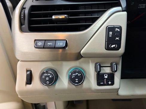 Used 2018 GMC Yukon XL Denali AWD/4WD image 36