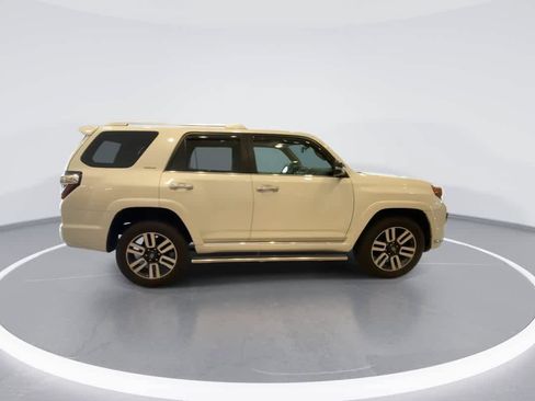 Used 2018 Toyota 4Runner Limited AWD/4WD image 9