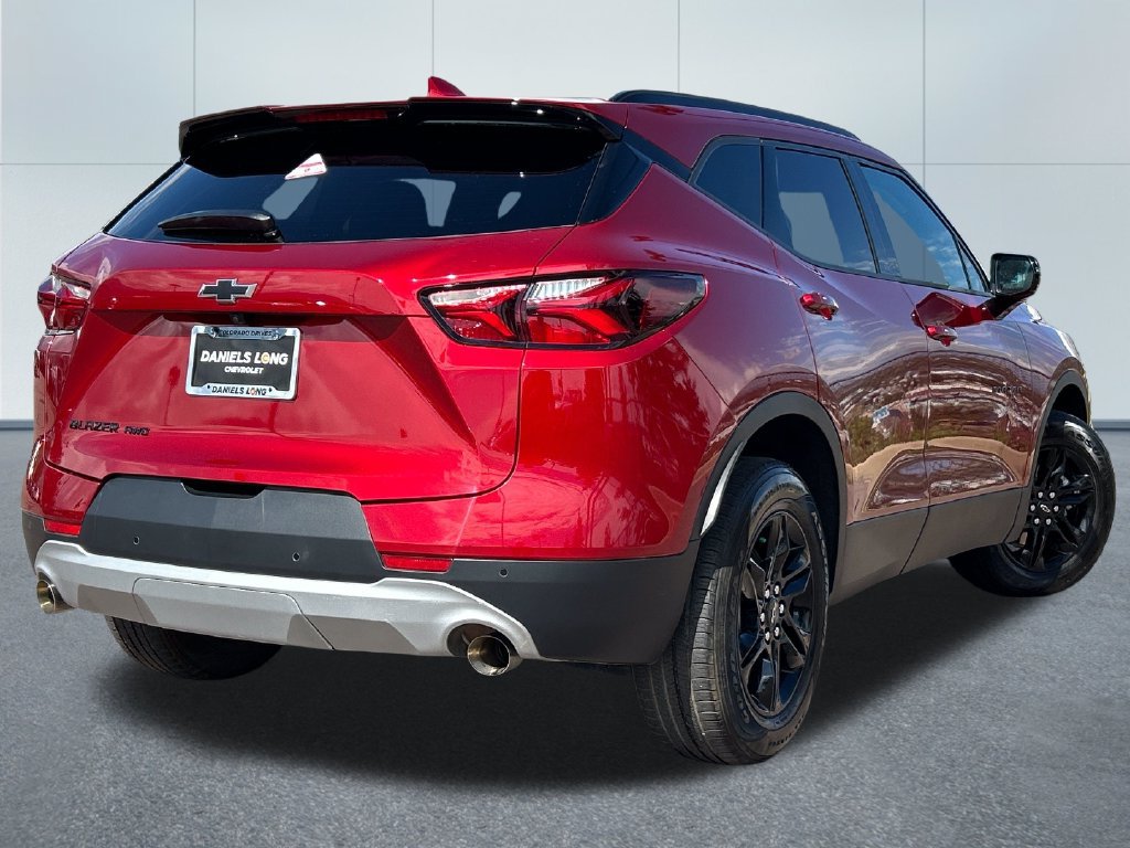 Used 2022 Chevrolet Blazer LT AWD/4WD image 2