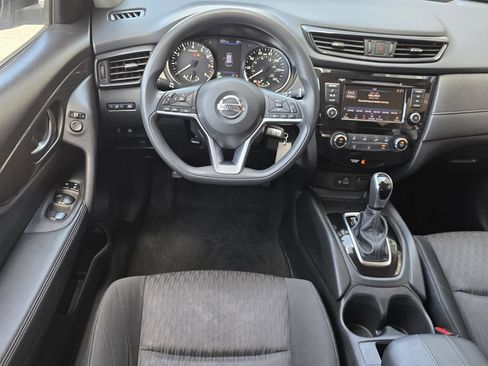 Used 2020 Nissan Rogue S FWD image 11