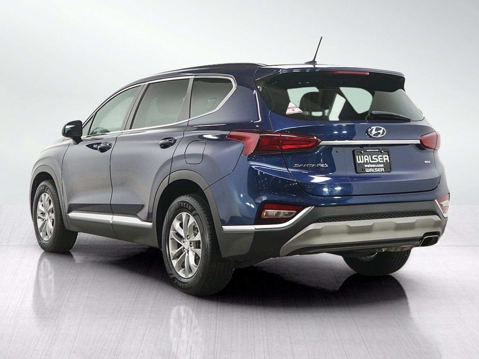 Used 2019 Hyundai Santa Fe SE AWD/4WD image 3