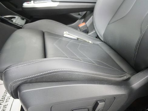 Certified 2024 BMW X2 xDrive28i image 9