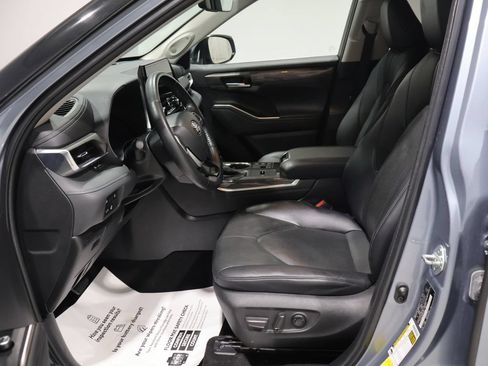 Used 2023 Toyota Highlander Limited AWD/4WD image 11