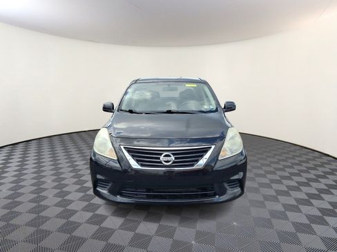 Used 2014 Nissan Versa SV FWD image 2